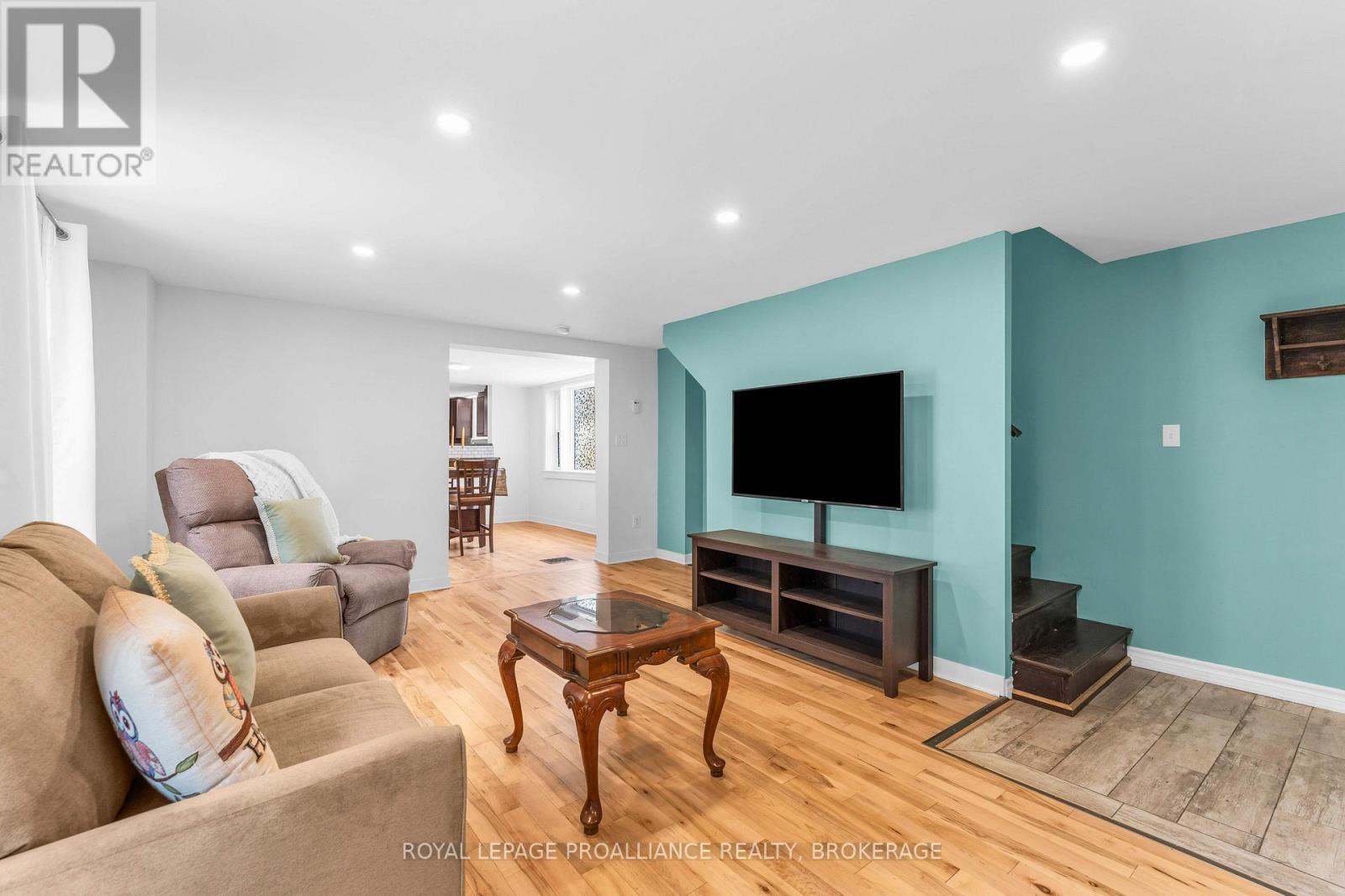 262 BROCK STREET, Gananoque — photo 9