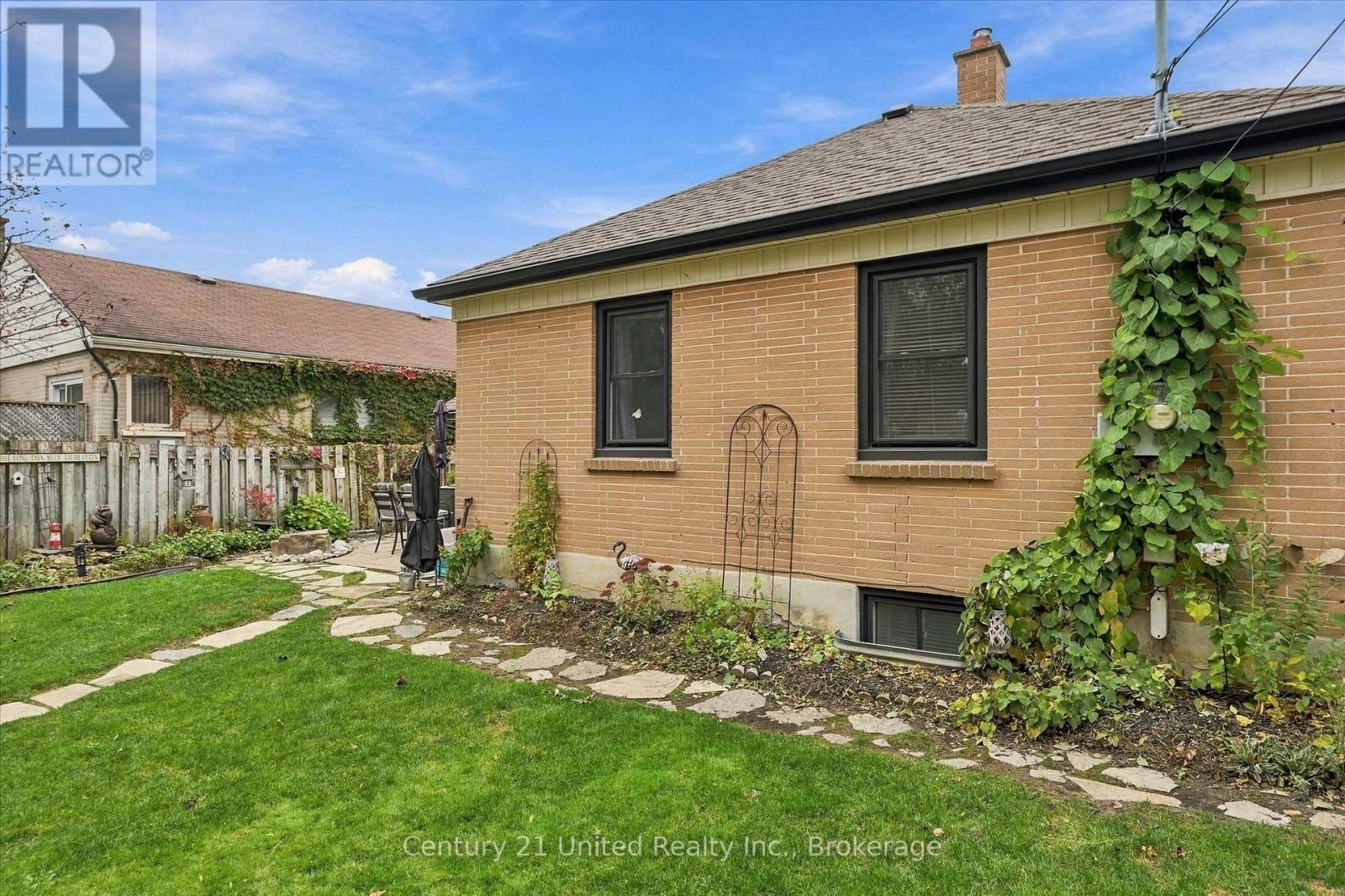 151 Elizabeth Avenue — photo 49