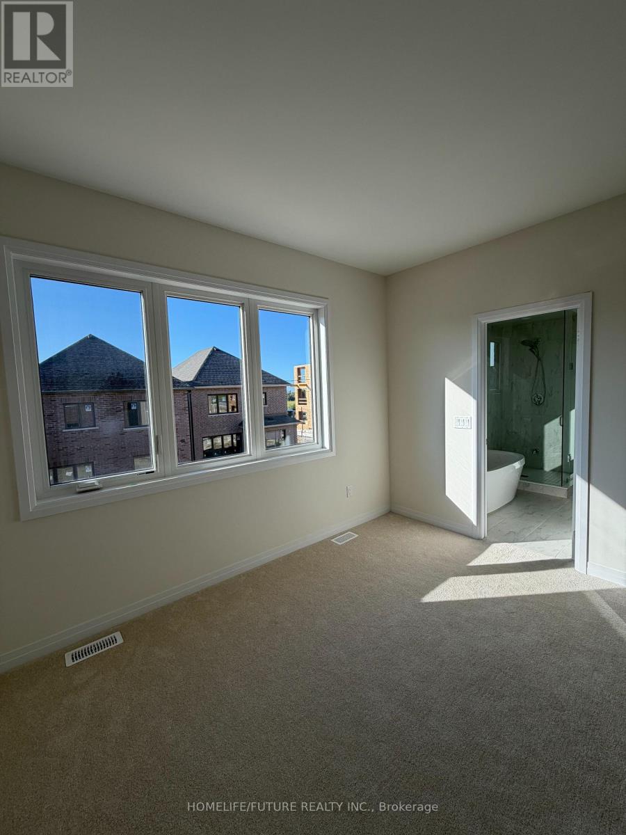 33 IVY RUN CRESCENT, Whitby — photo 3