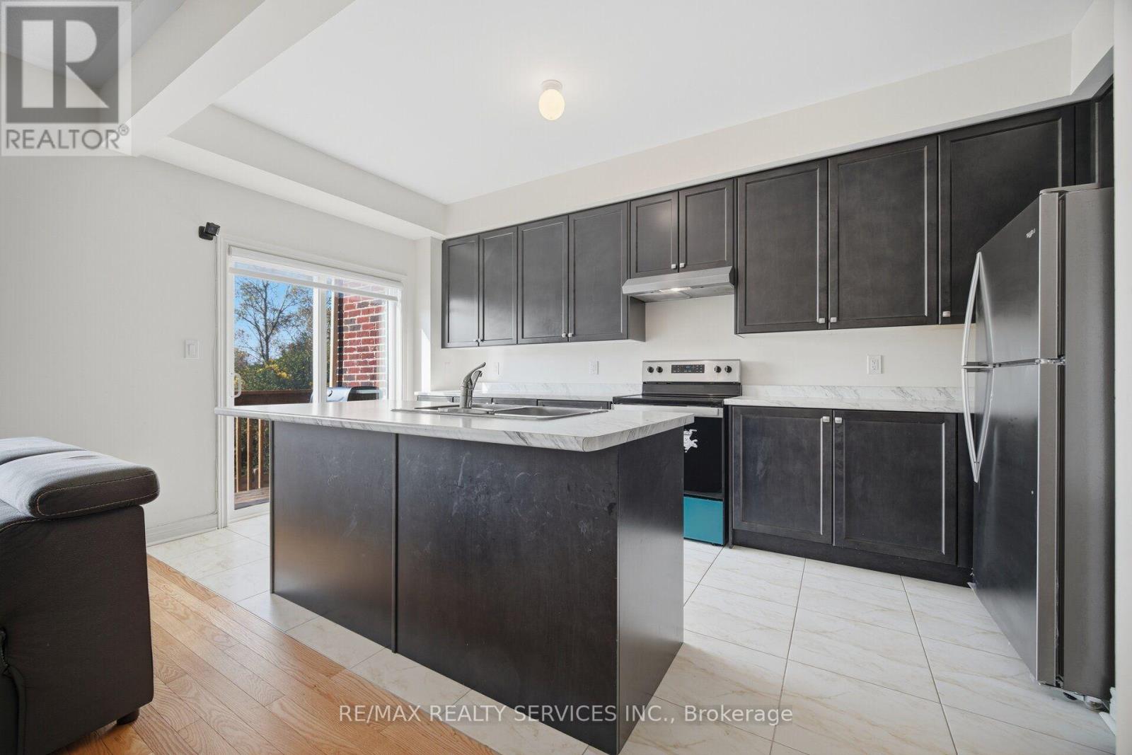 1221 JIM BREWSTER CIRCLE, Oshawa (Eastdale) — photo 11
