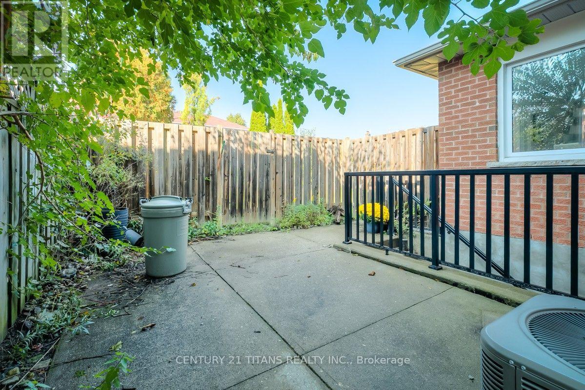 20 Millstone Crescent, Whitby, ON photo 44