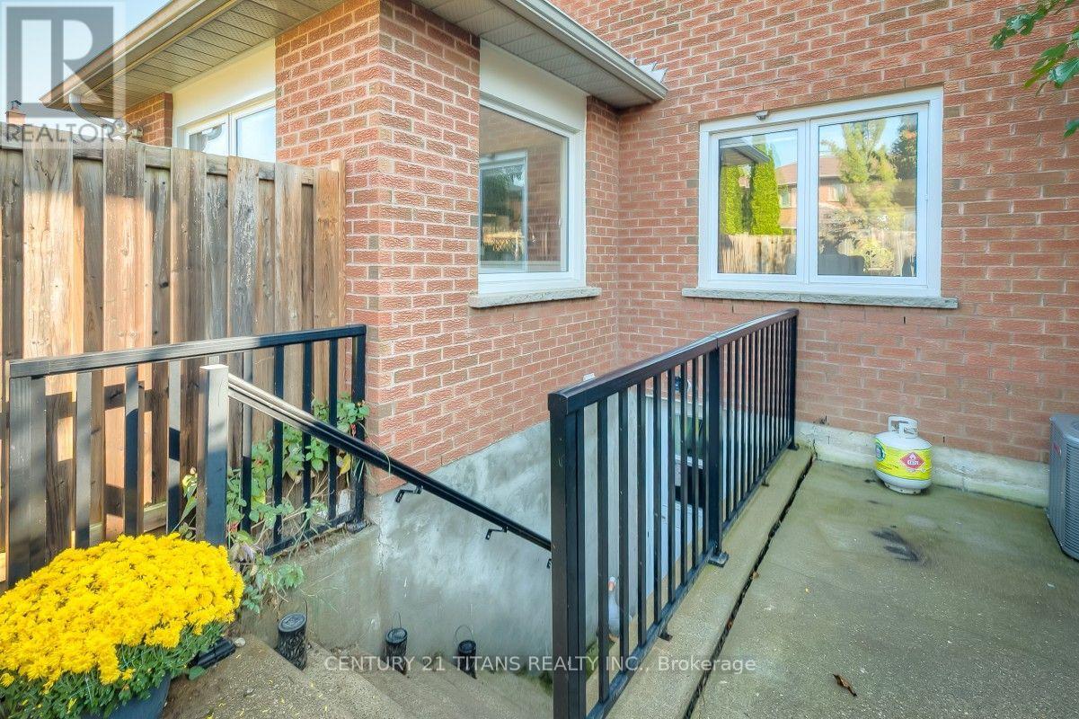20 Millstone Crescent, Whitby, ON photo 45