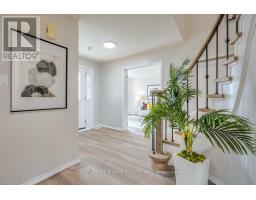 Kitchen - 20 Millstone Crescent, Whitby, ON L1R1T4 Photo 6