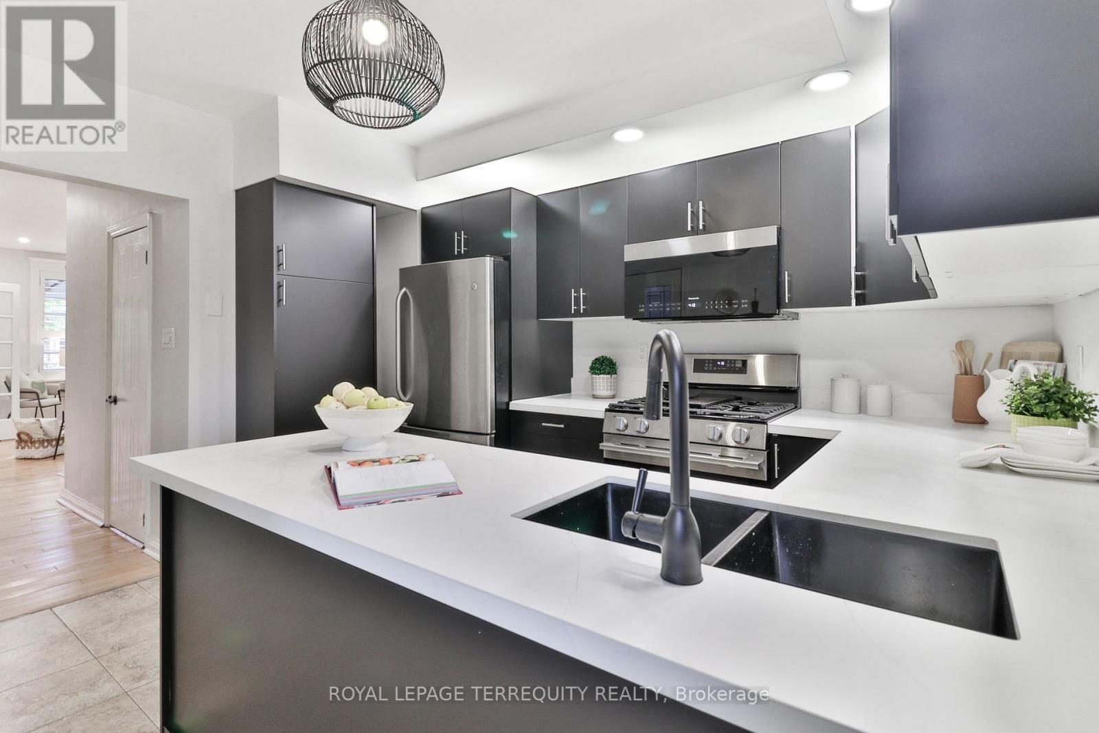 312 Kenilworth Avenue, Toronto, ON photo 17