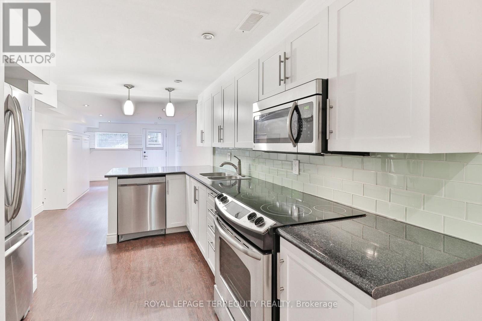 312 Kenilworth Avenue, Toronto, ON photo 40