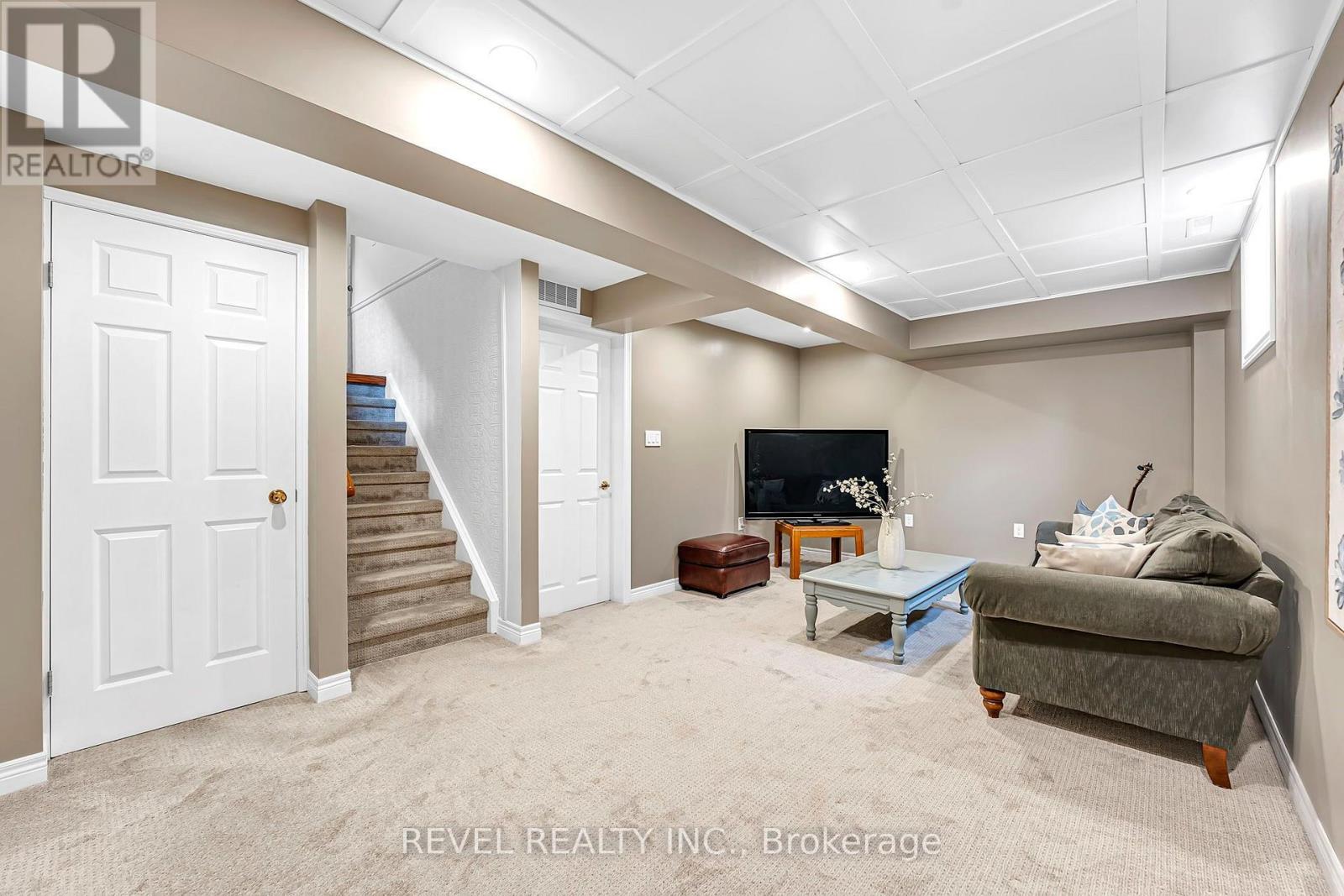 806 Linden Court, Whitby, ON photo 22