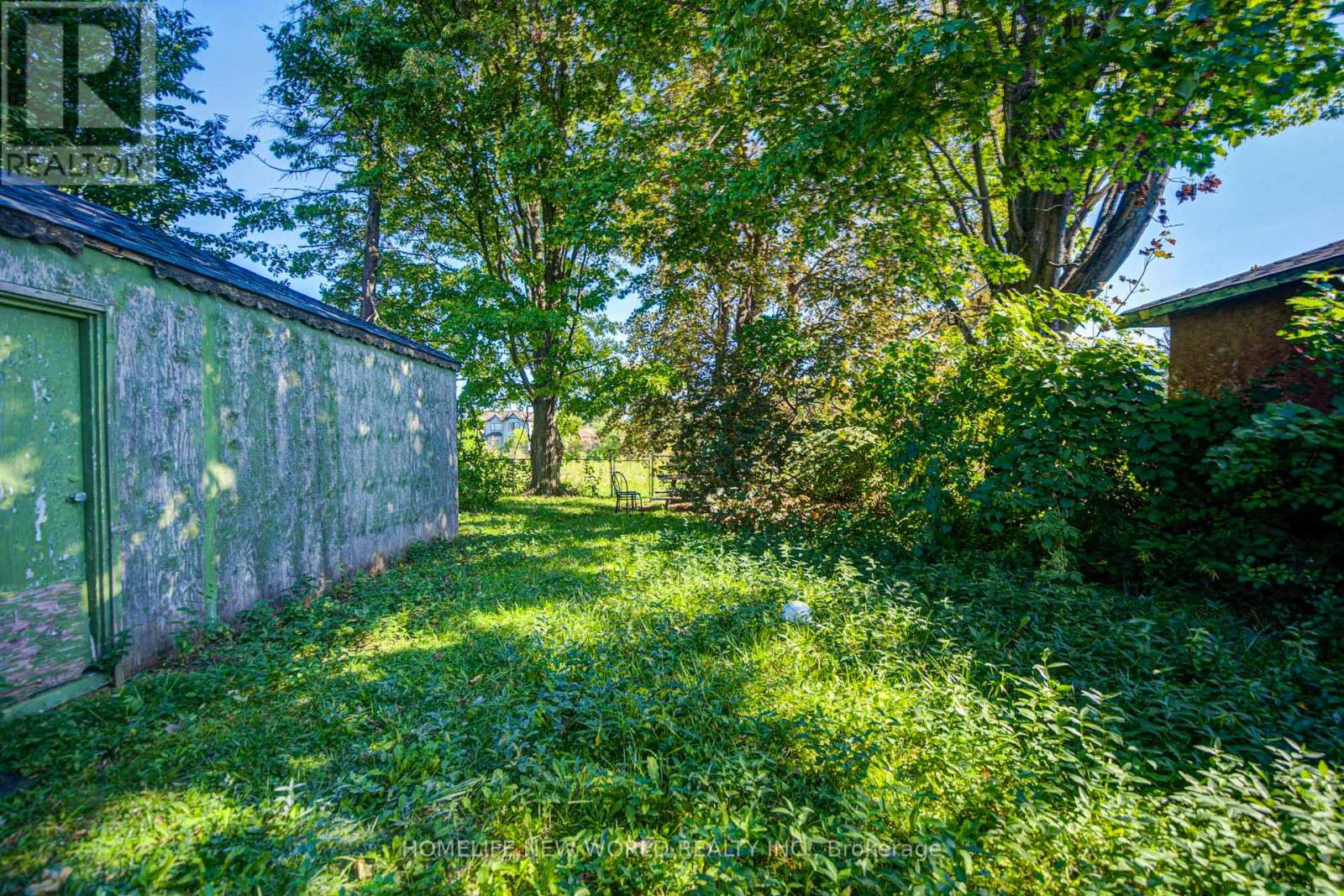 88 Ellendale Drive — photo 15