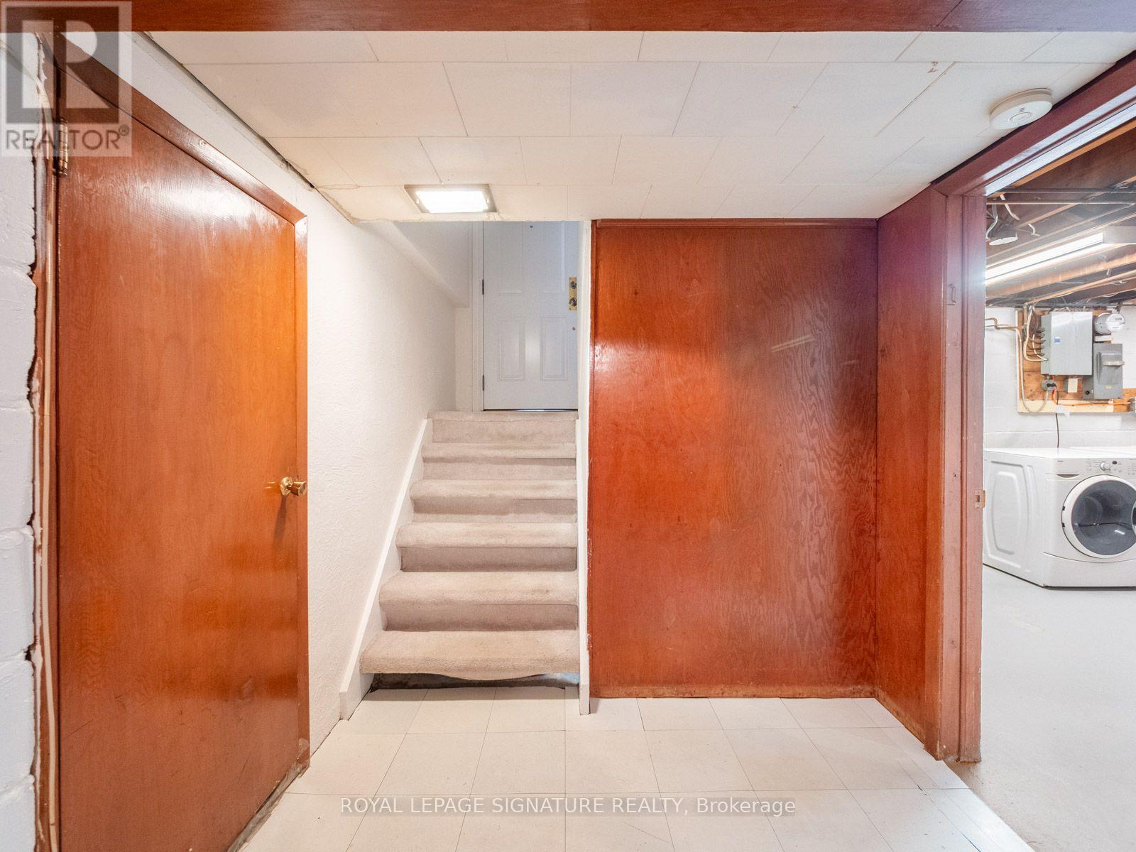 57 Yardley Avenue, Toronto, ON photo 18