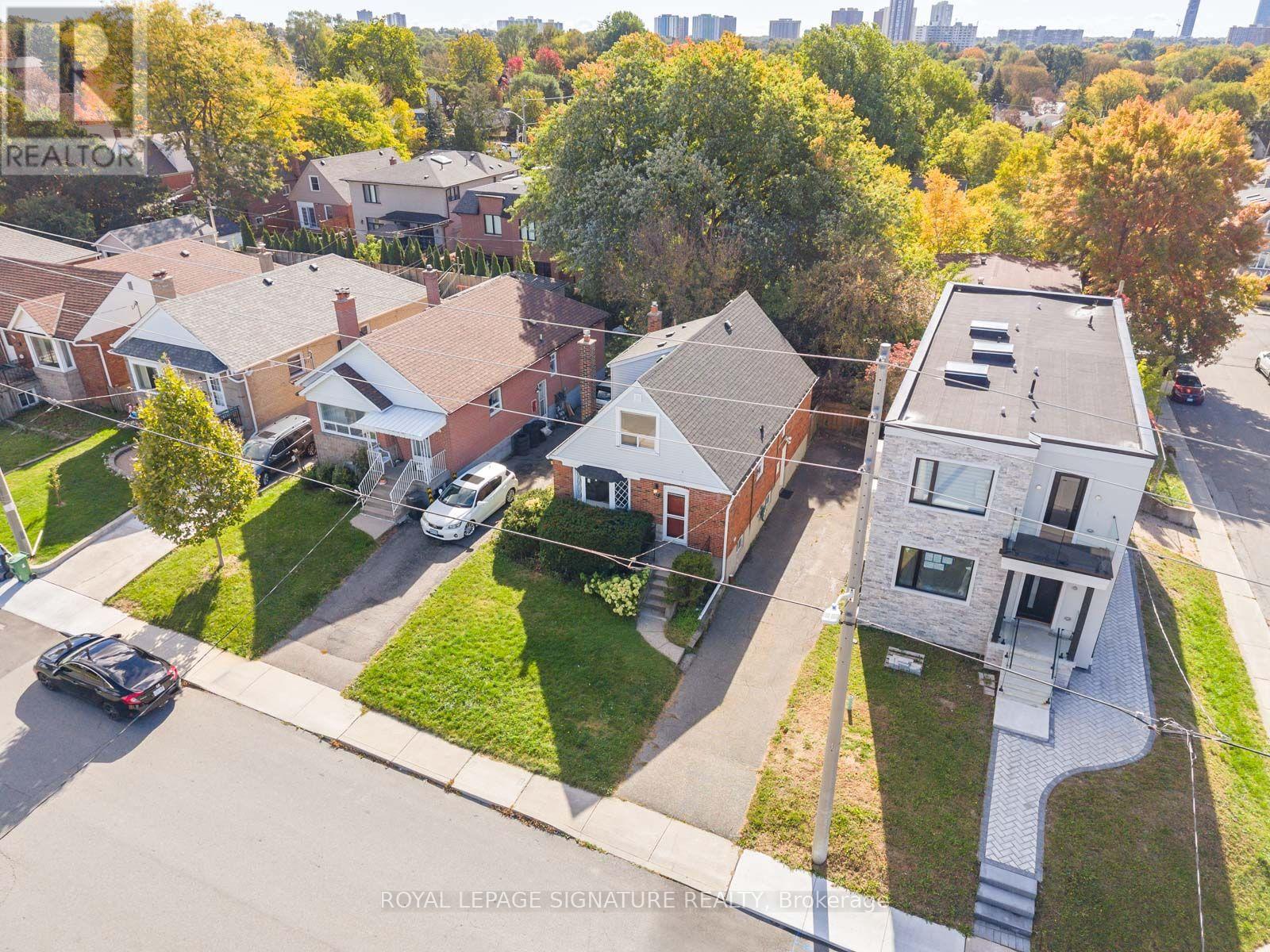 57 Yardley Avenue, Toronto, ON photo 24