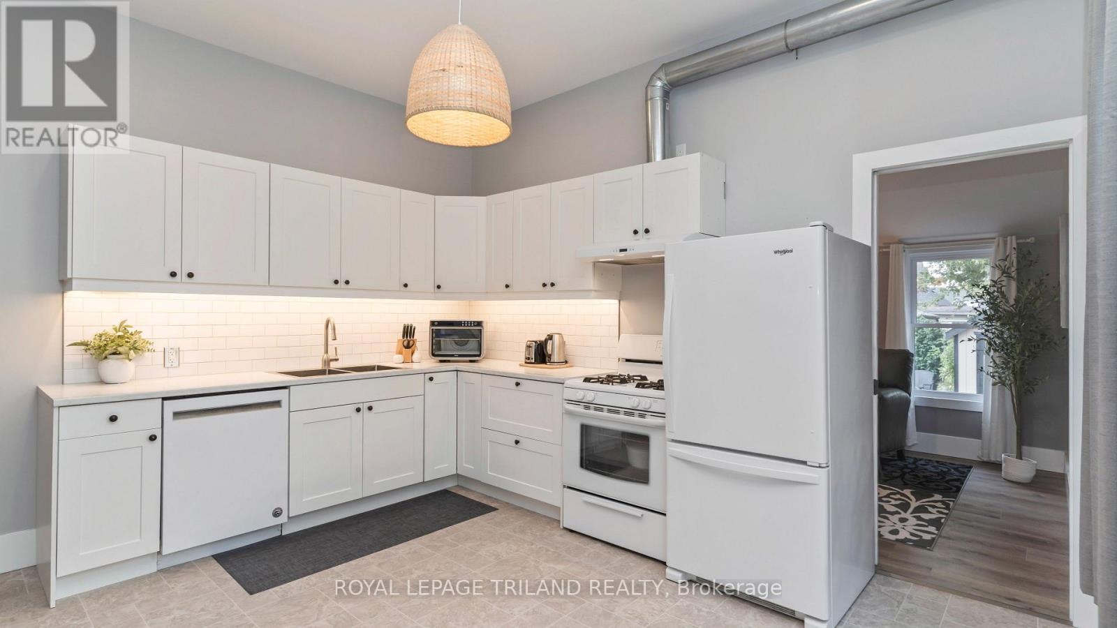 282 Ross Street — photo 16