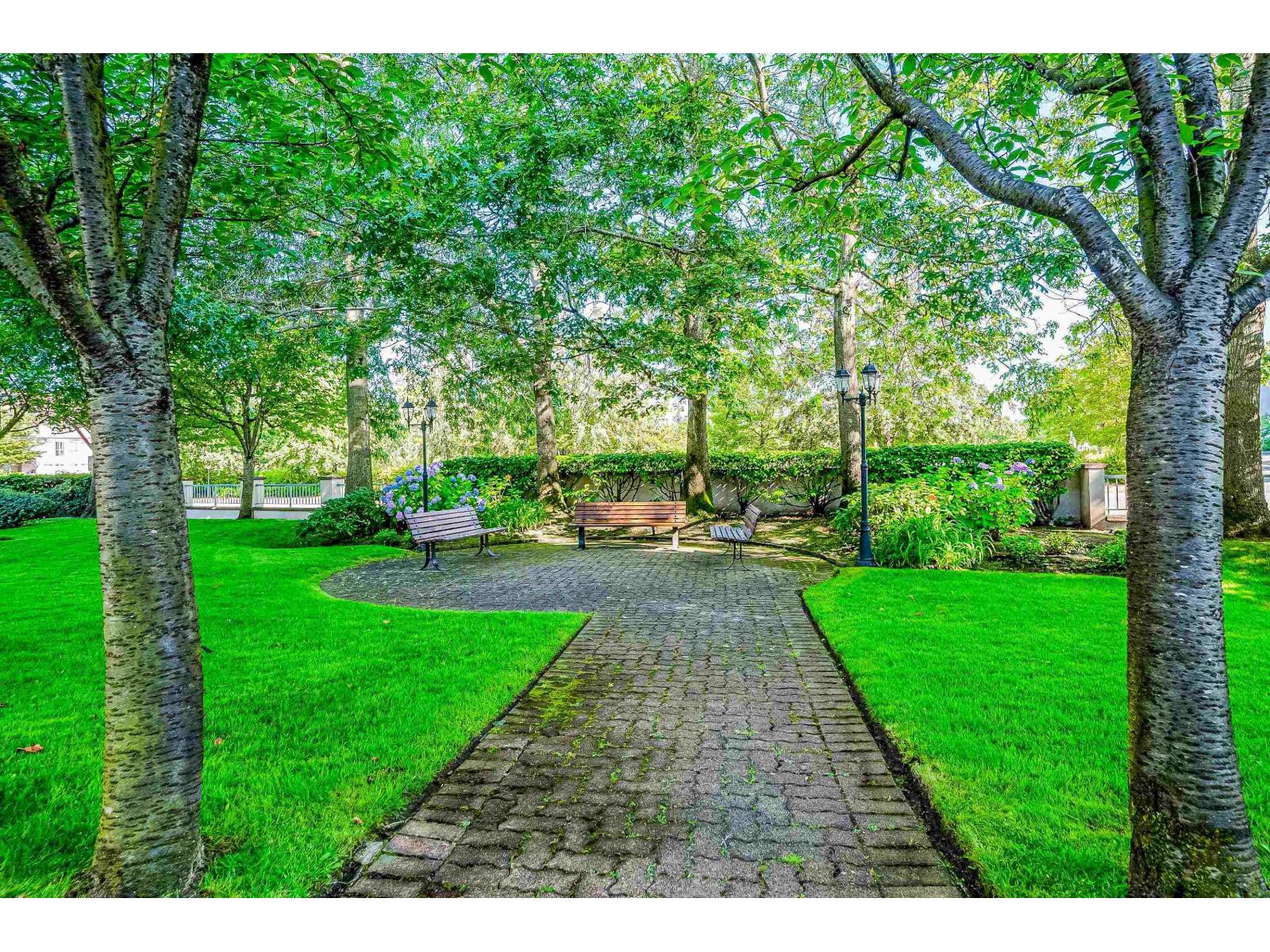 Photo of 1406 15030 101 AVENUE 31