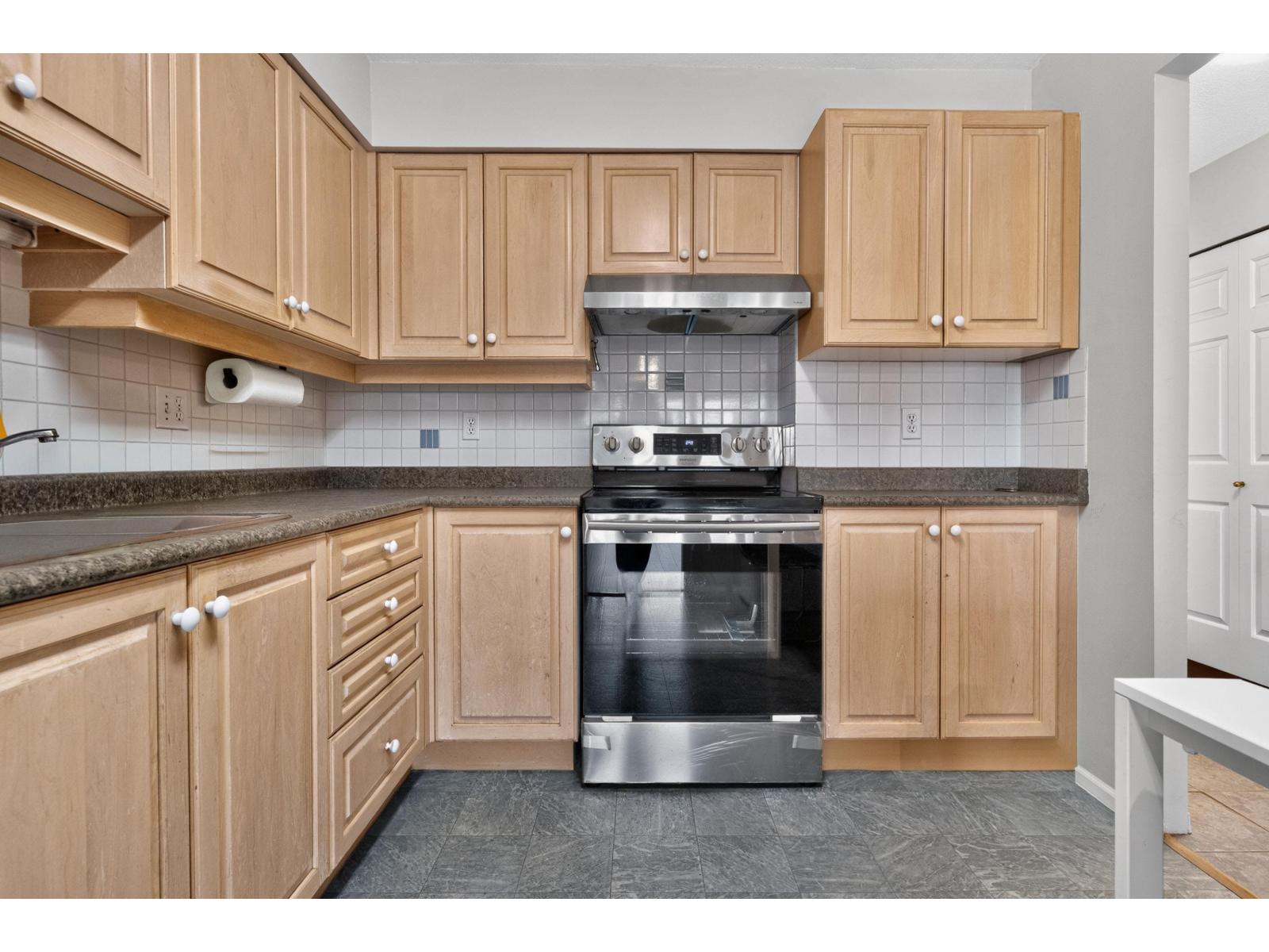 Photo of 1406 15030 101 AVENUE 17