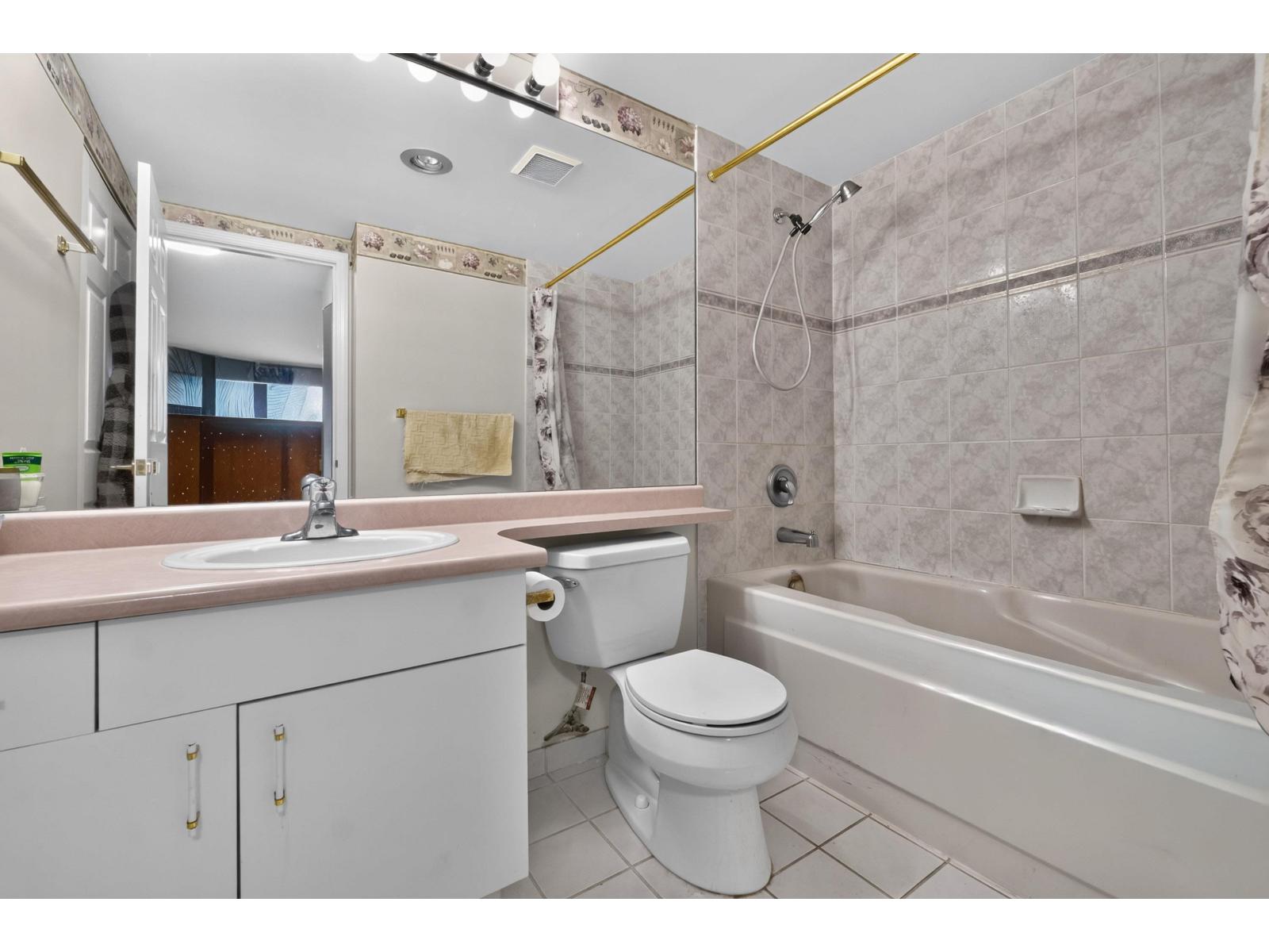 Photo of 1406 15030 101 AVENUE 24
