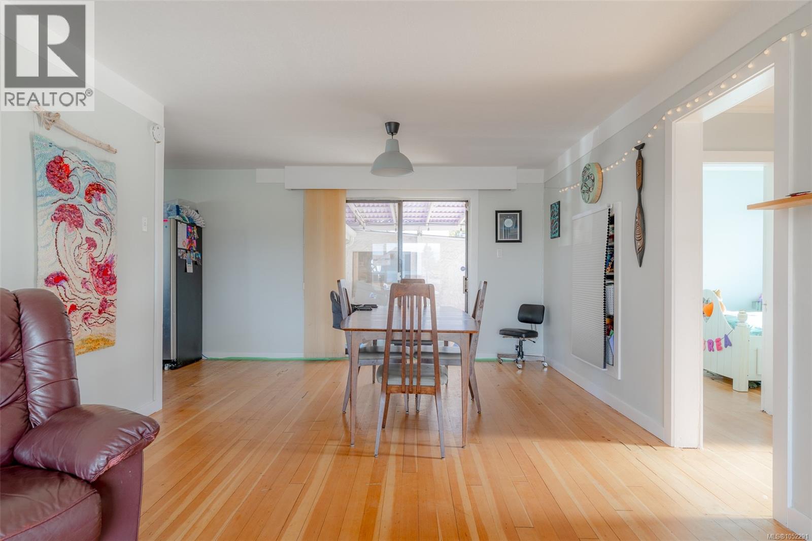 4891 David St - 12