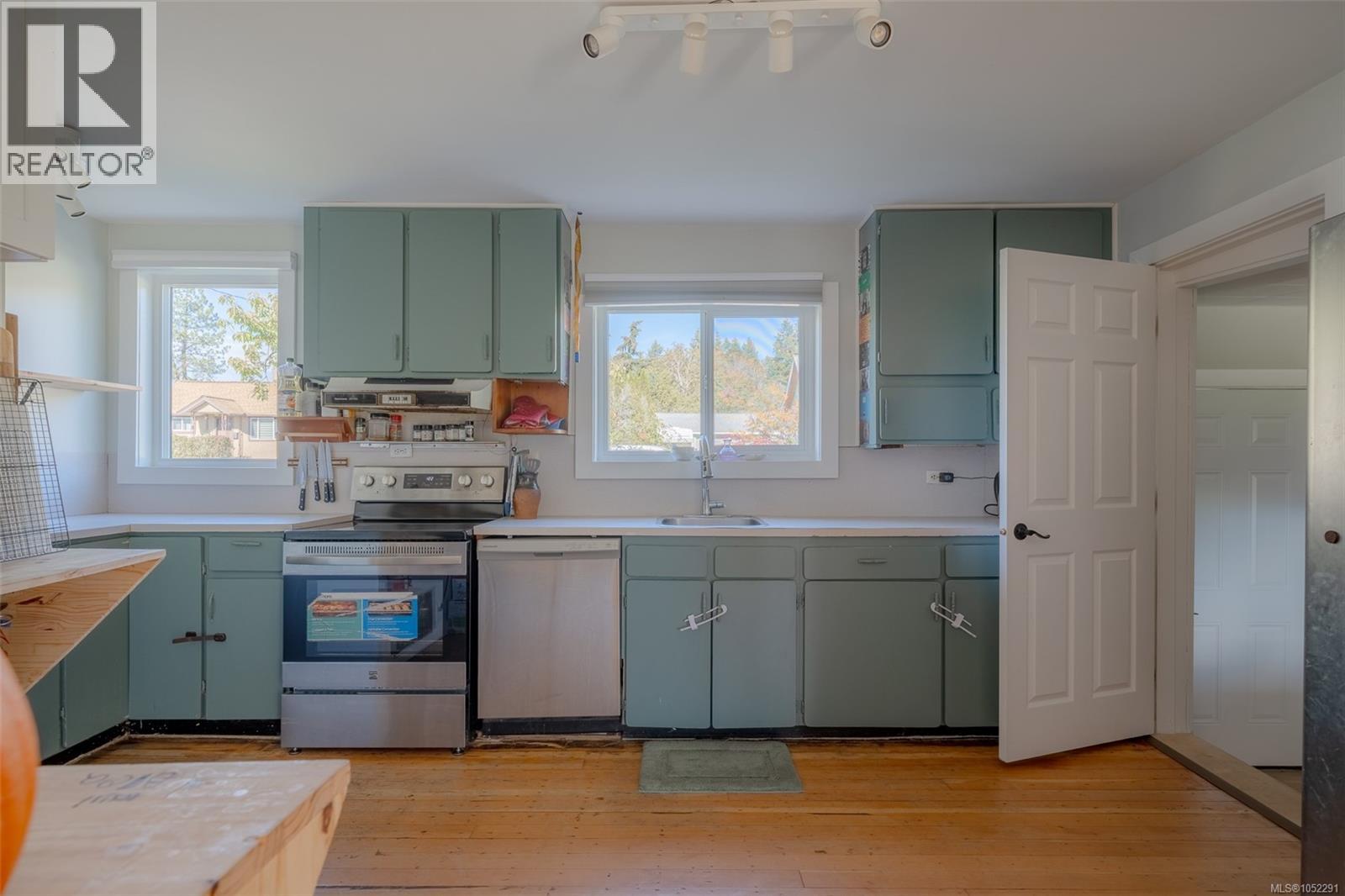 4891 David St - 17