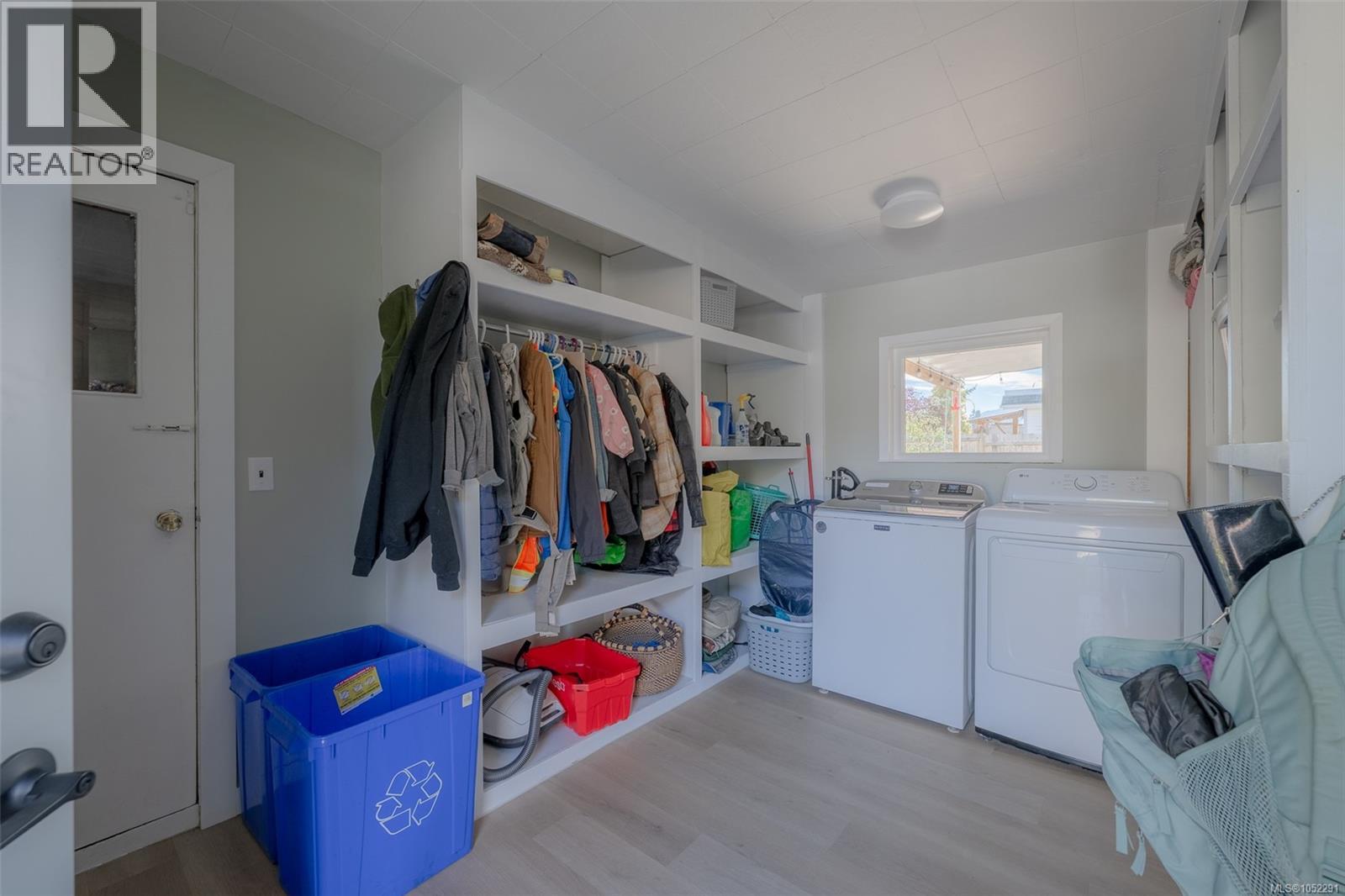 4891 David St - 24