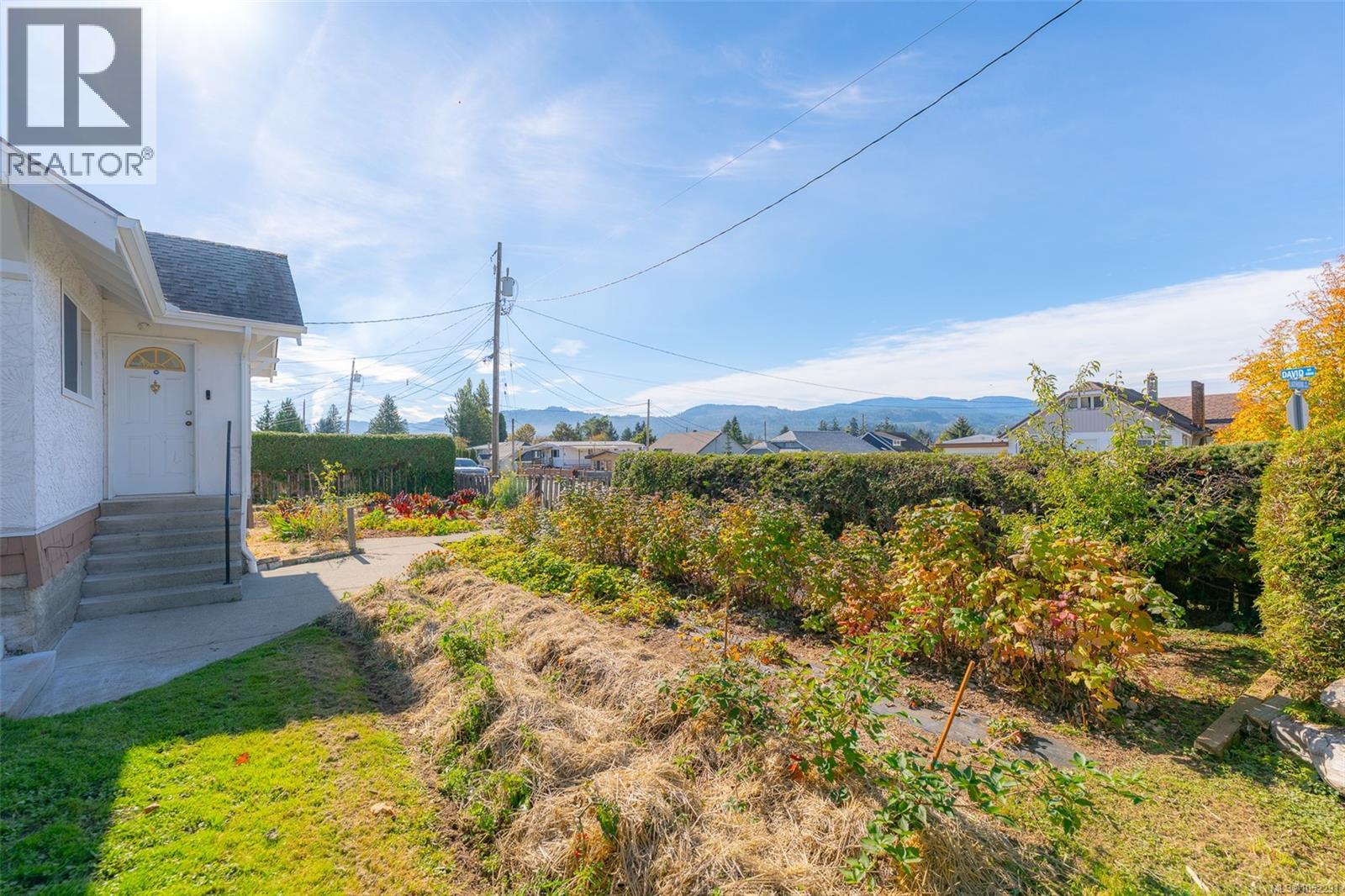 4891 David St - 28