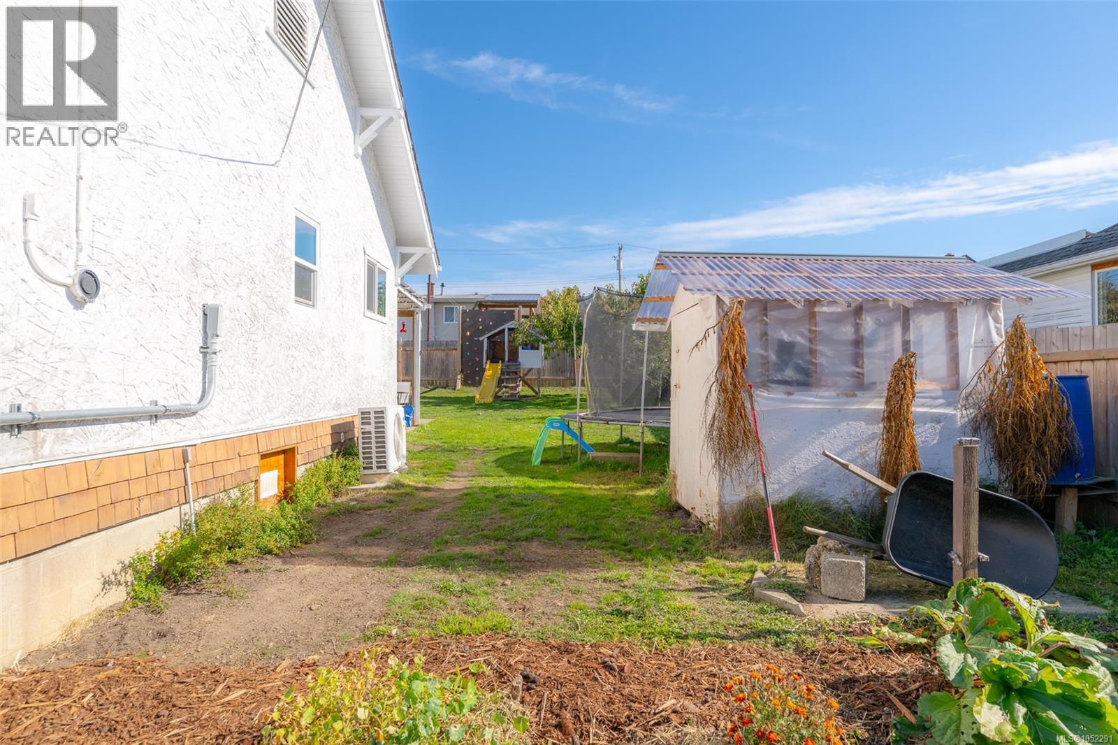 4891 David St - 36