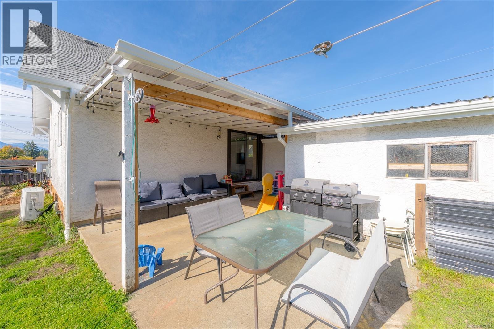 4891 David St - 38