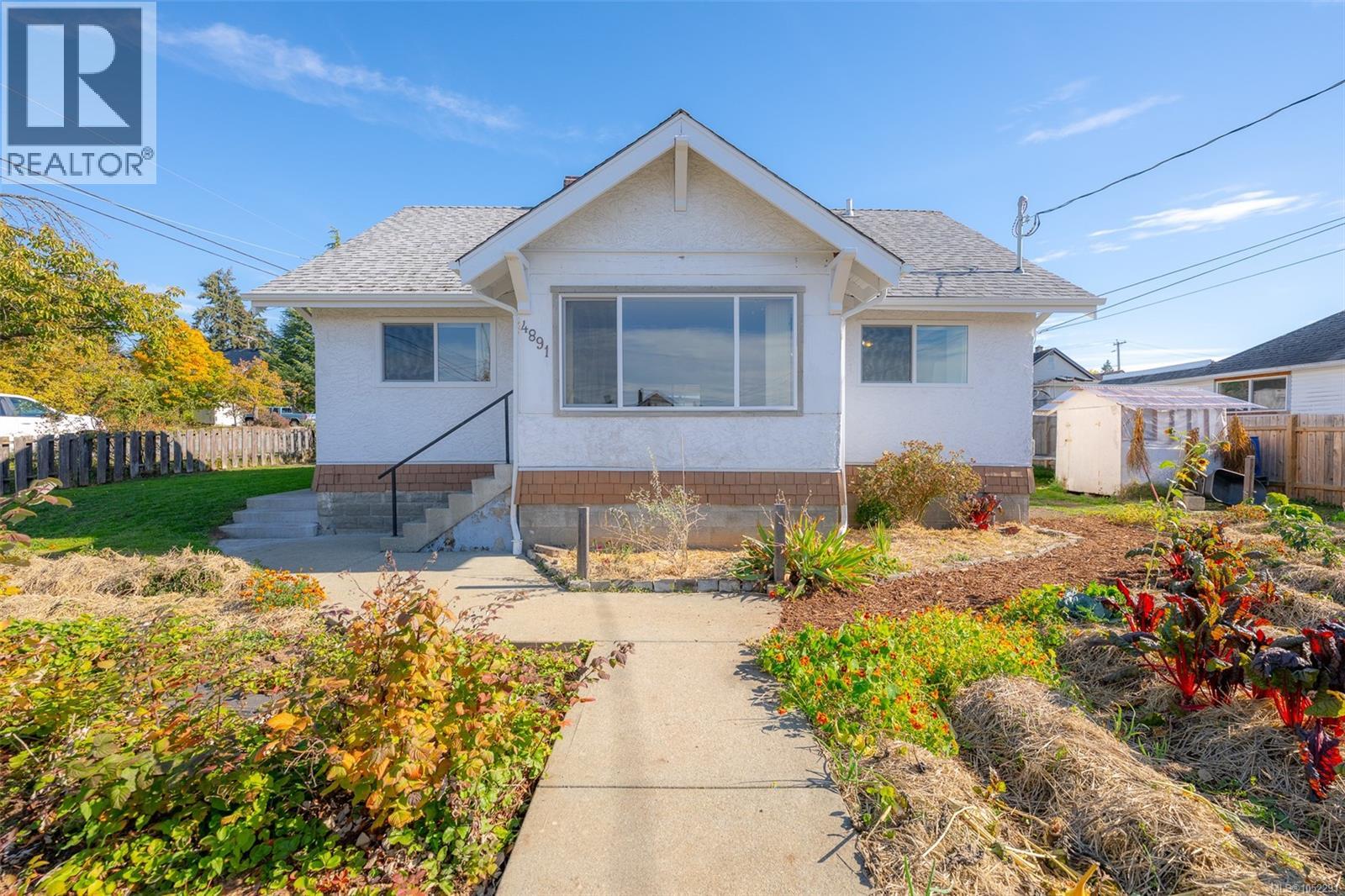4891 David St - 5
