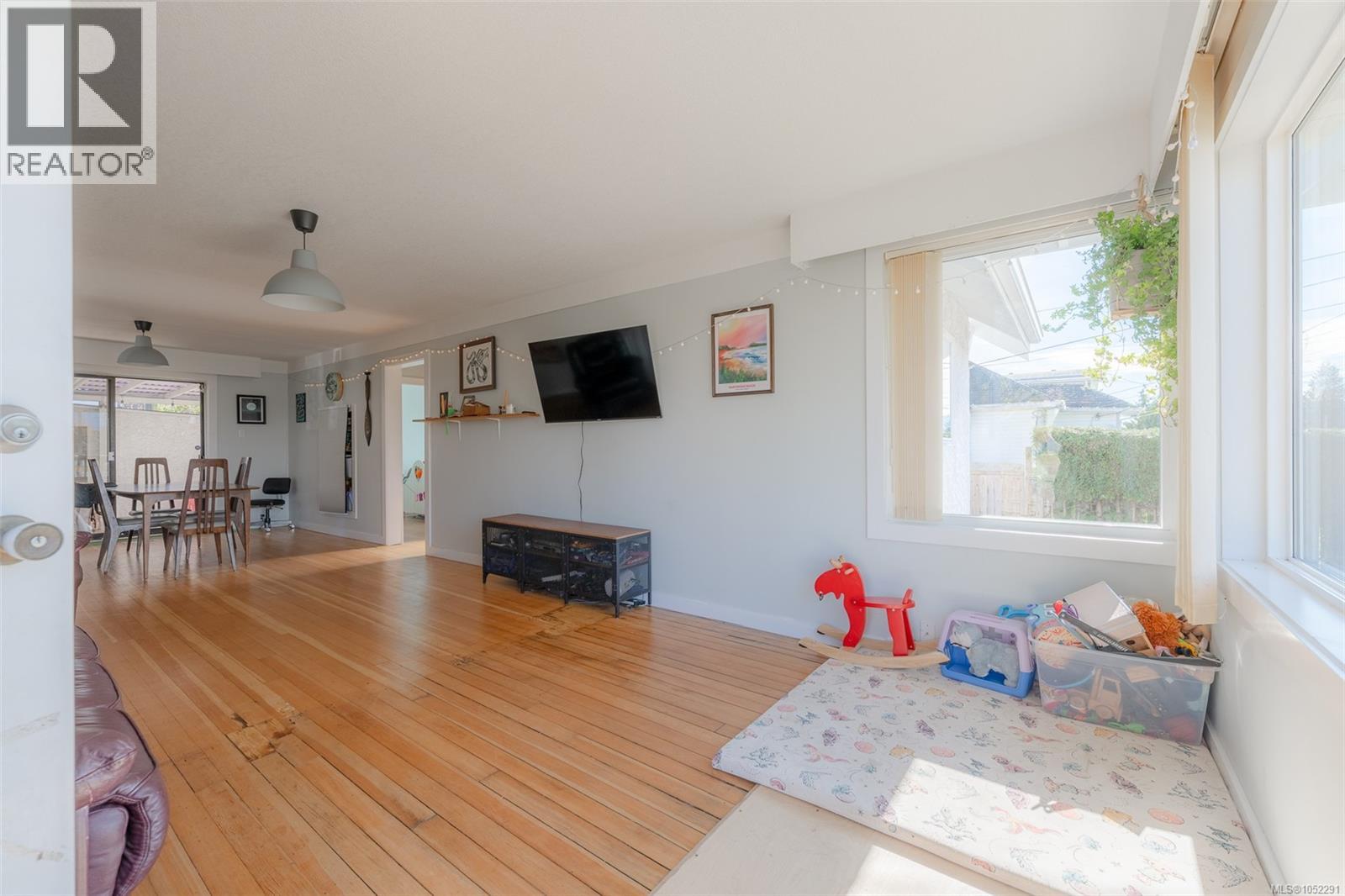 4891 David St - 6