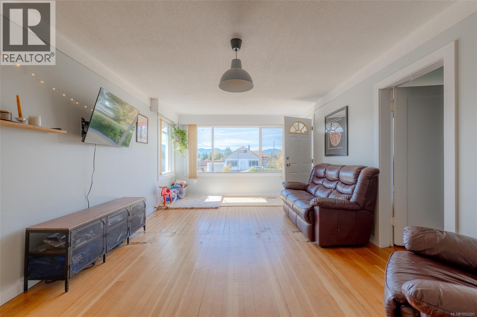 4891 David St - 9