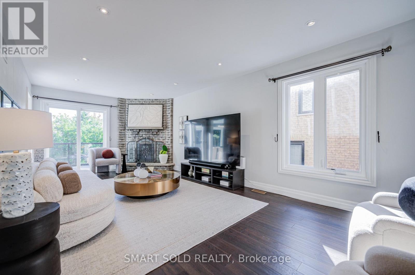 350 KIRBY CRESCENT - 16