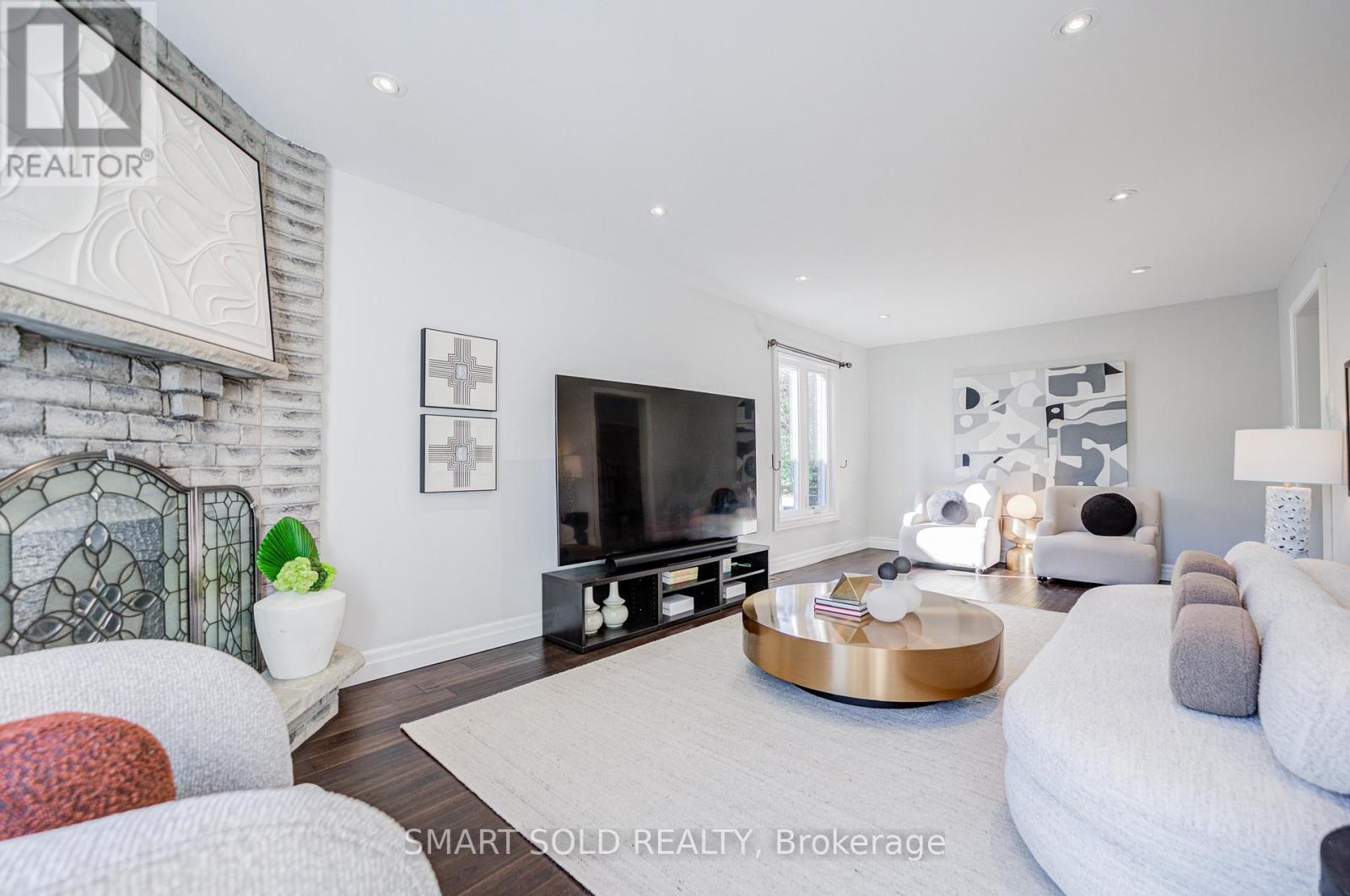 350 KIRBY CRESCENT - 18