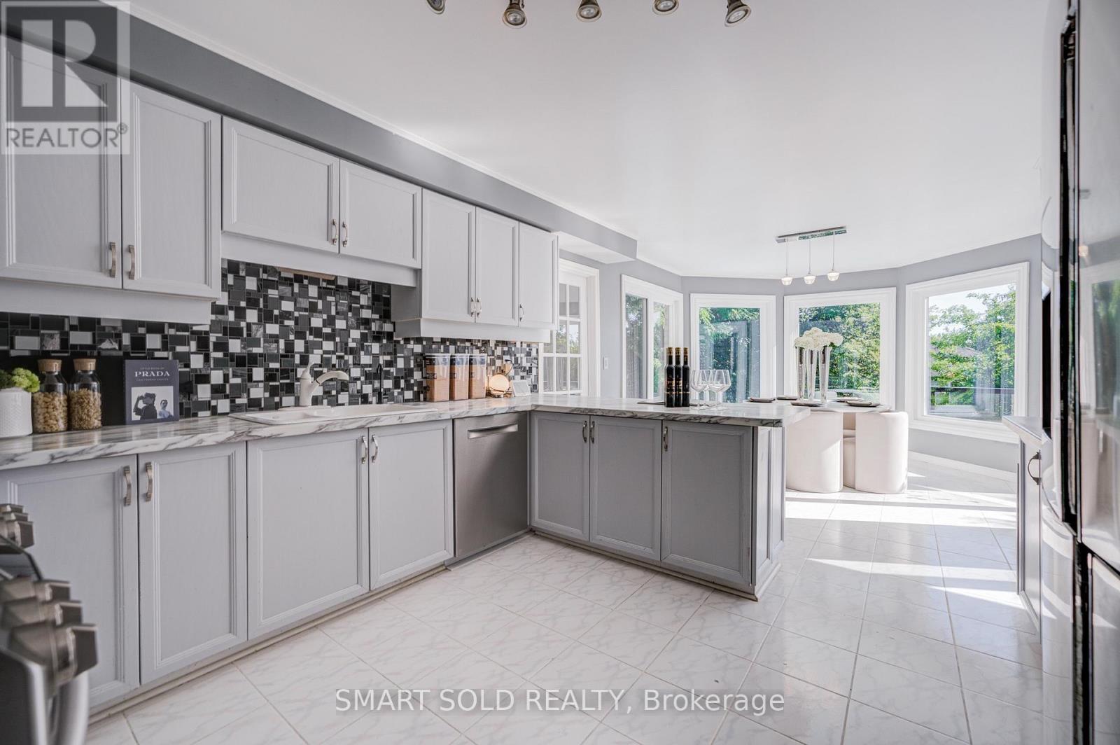 350 KIRBY CRESCENT - 23