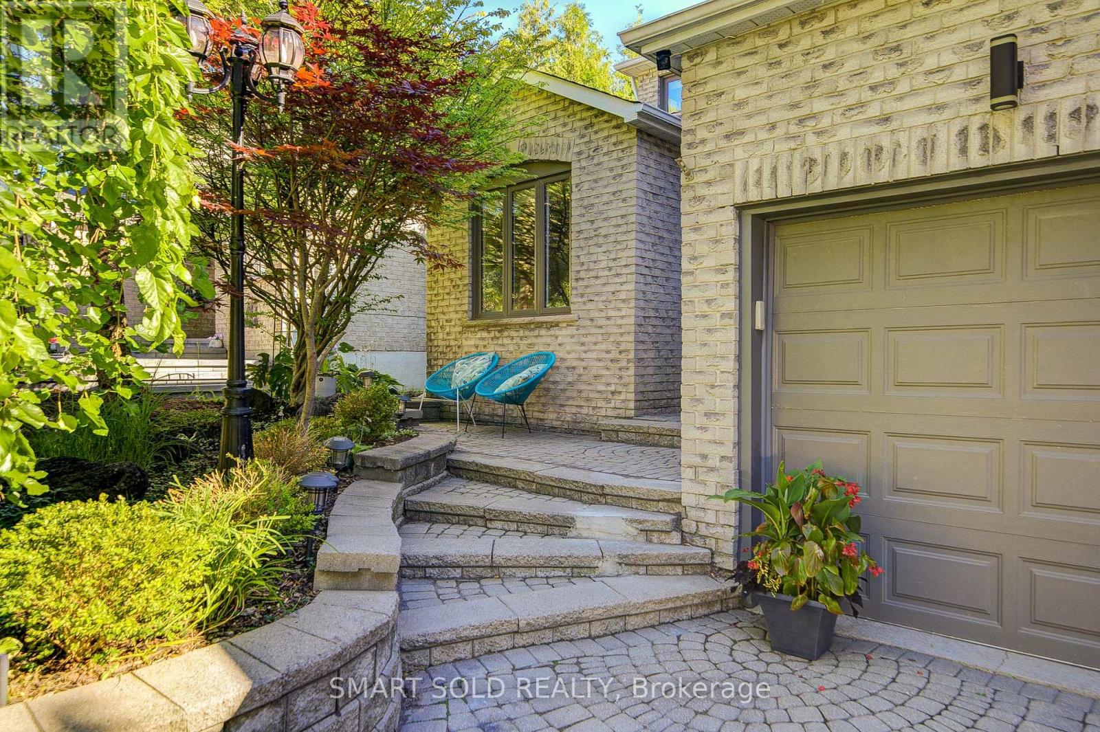 350 KIRBY CRESCENT - 3