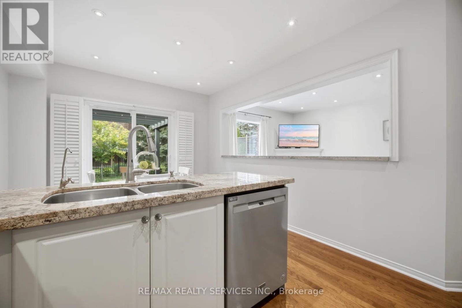 582 PLANTATION GATE, Newmarket (Summerhill Estates) — photo 10