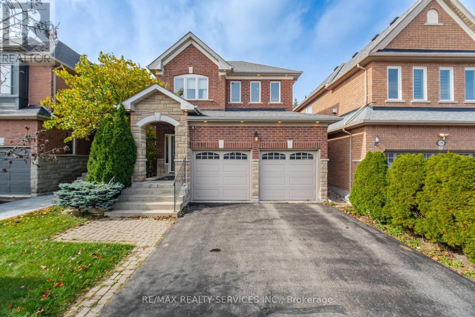 582 PLANTATION GATE, Newmarket (Summerhill Estates) — photo 2