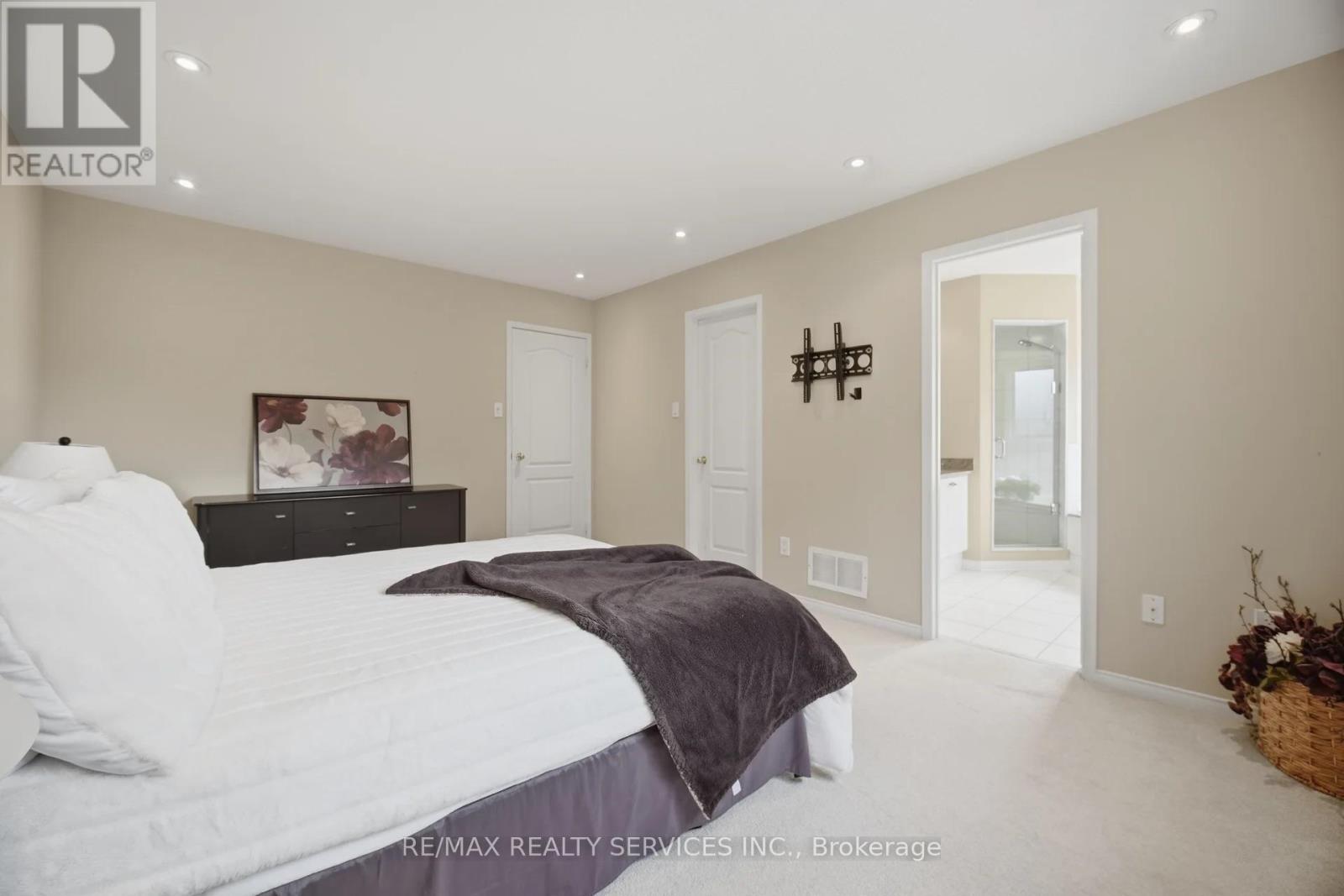 582 Plantation Gate — photo 23