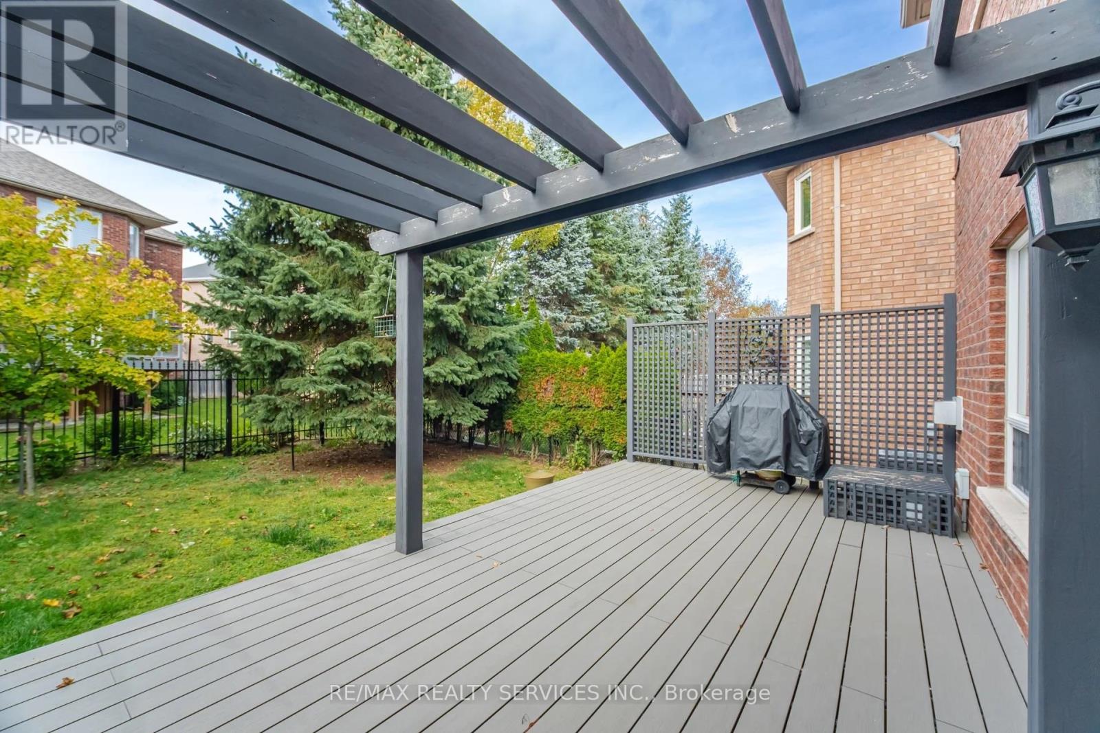 582 Plantation Gate — photo 32