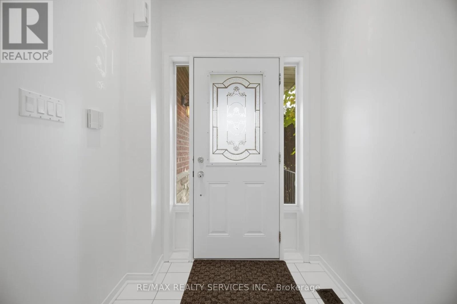 582 PLANTATION GATE, Newmarket (Summerhill Estates) — photo 5