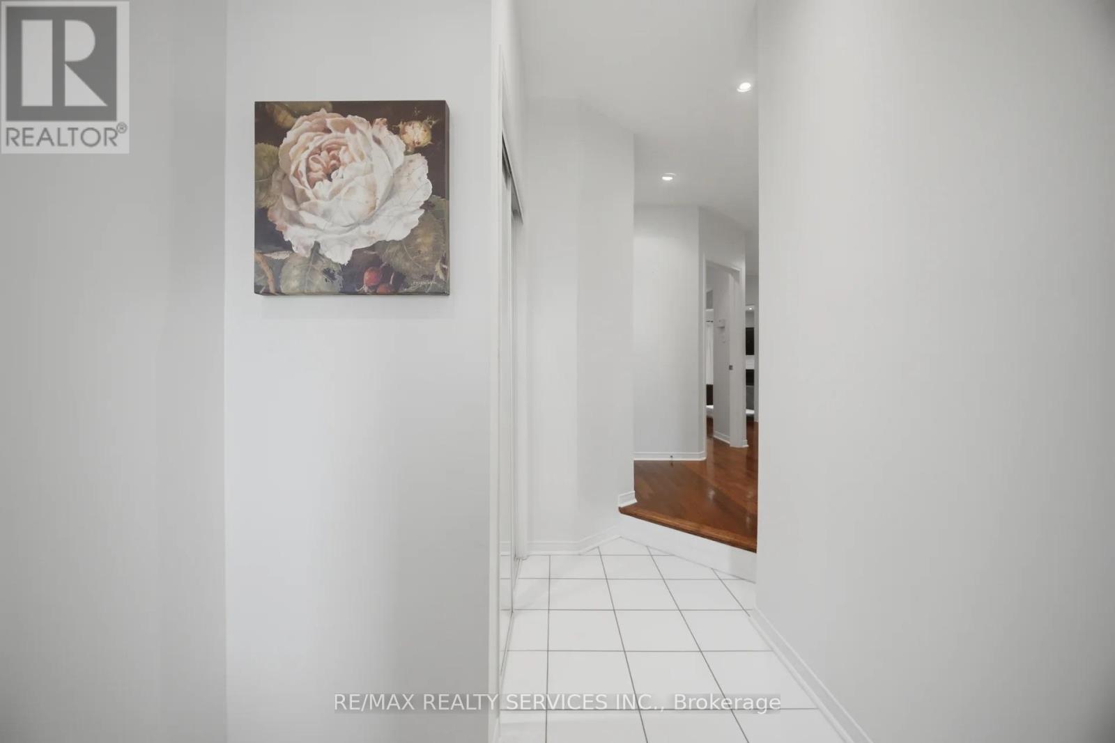 582 PLANTATION GATE, Newmarket (Summerhill Estates) — photo 6