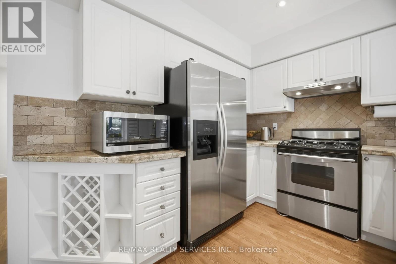 582 PLANTATION GATE, Newmarket (Summerhill Estates) — photo 9