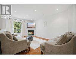 582 Plantation Gate, Newmarket, ON L3X2C2 Photo 15