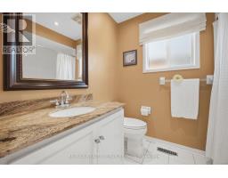 582 Plantation Gate, Newmarket, ON L3X2C2 Photo 30