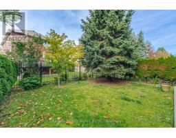 582 Plantation Gate, Newmarket, ON L3X2C2 Photo 33