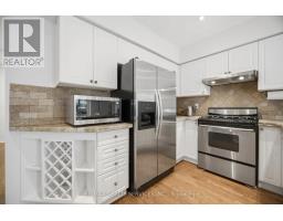 582 Plantation Gate, Newmarket, ON L3X2C2 Photo 9