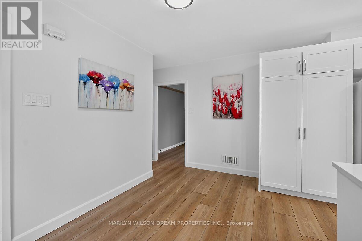 121 St Laurent Boulevard — photo 17