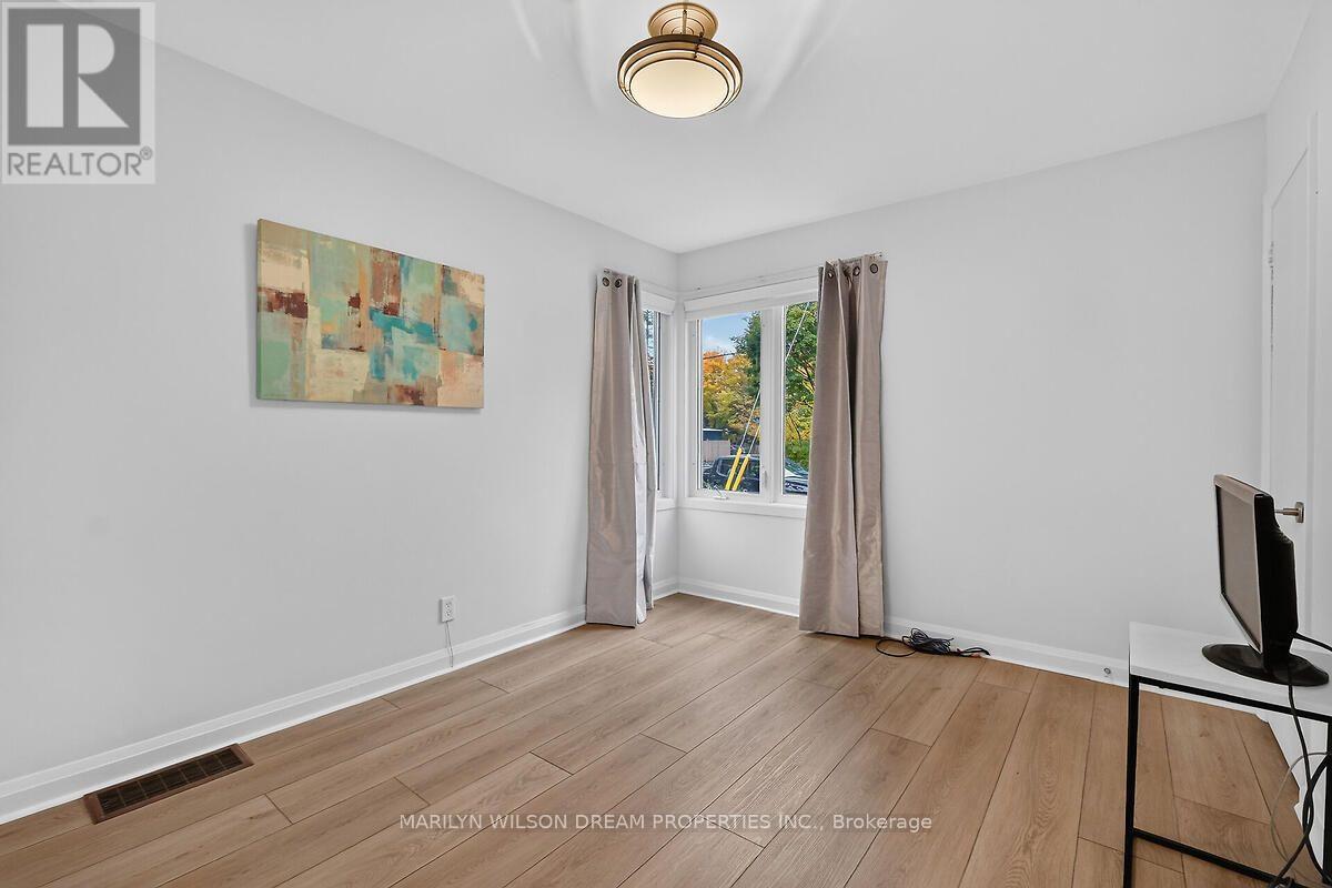121 St Laurent Boulevard — photo 19