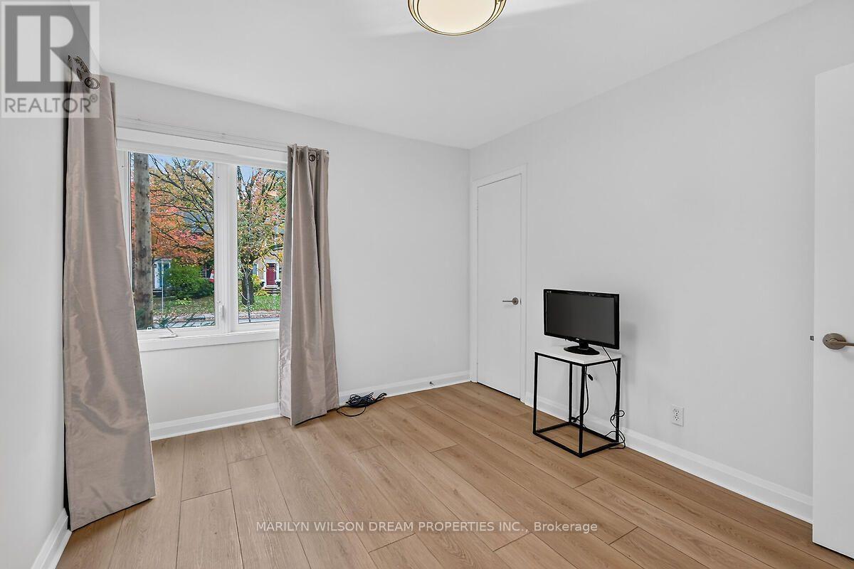 121 St Laurent Boulevard — photo 20