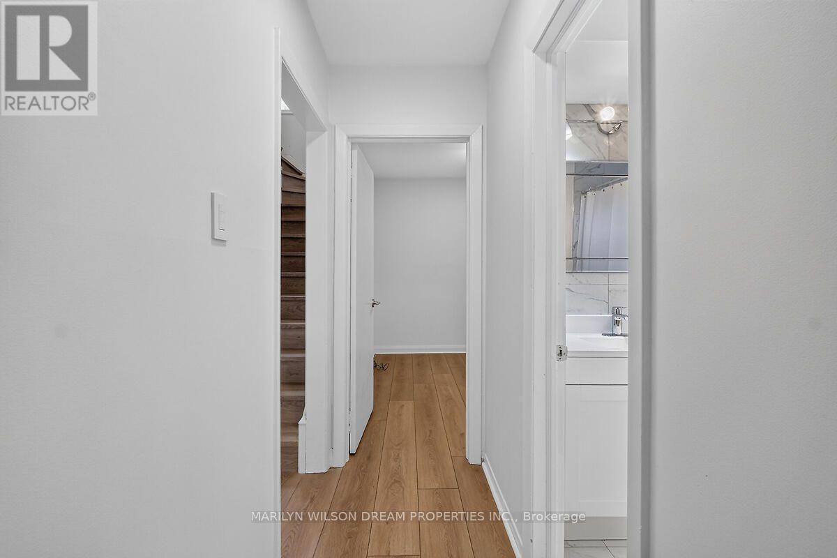 121 St Laurent Boulevard — photo 21