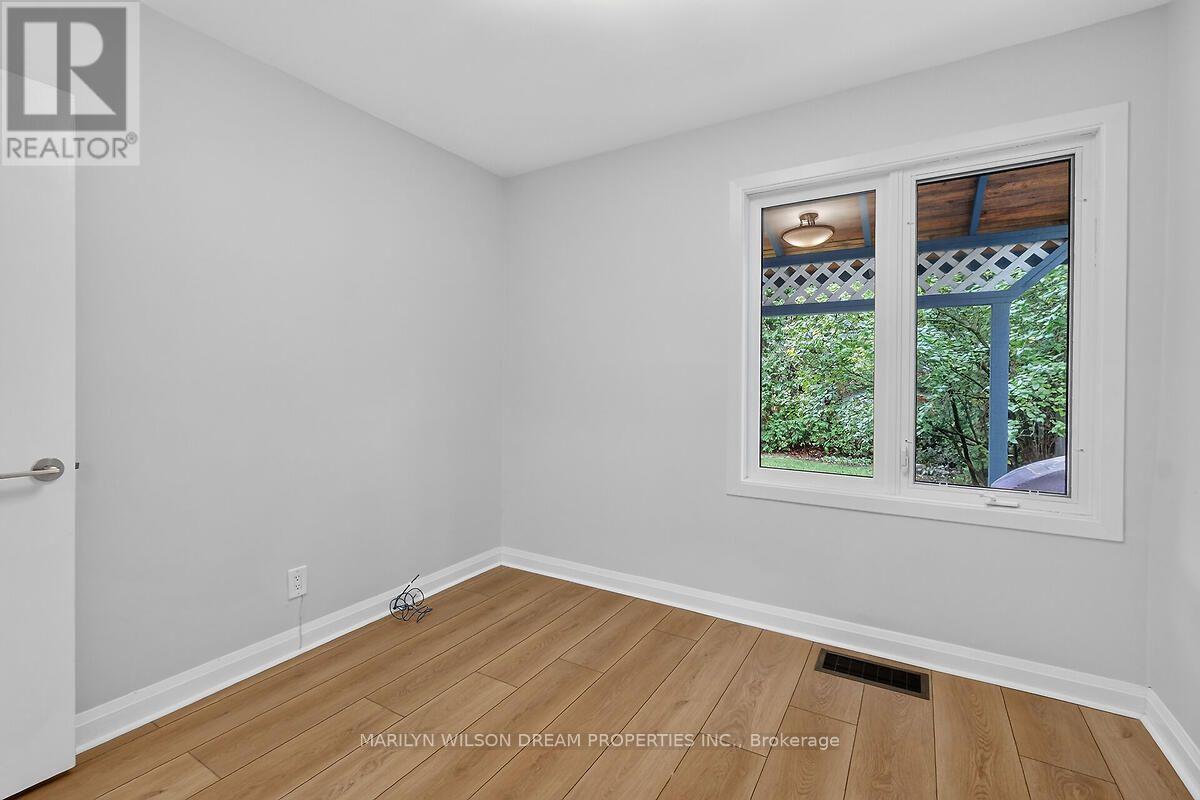 121 St Laurent Boulevard — photo 23
