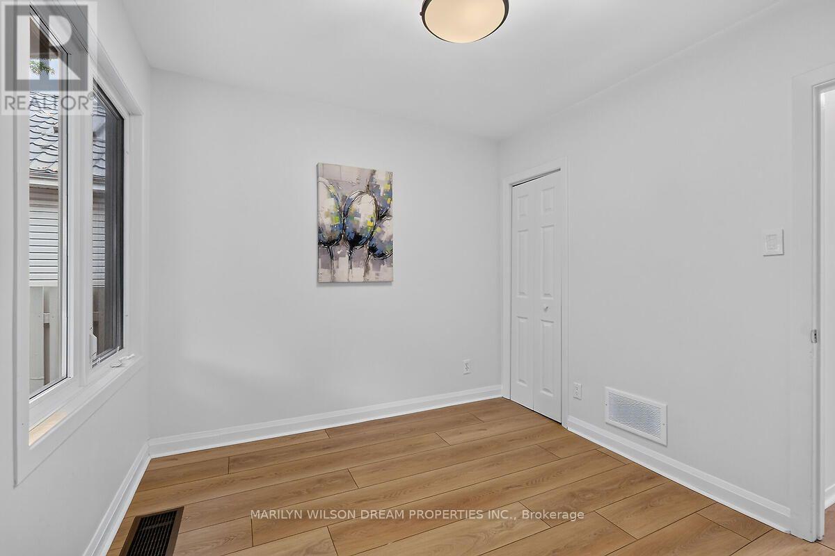 121 St Laurent Boulevard — photo 24