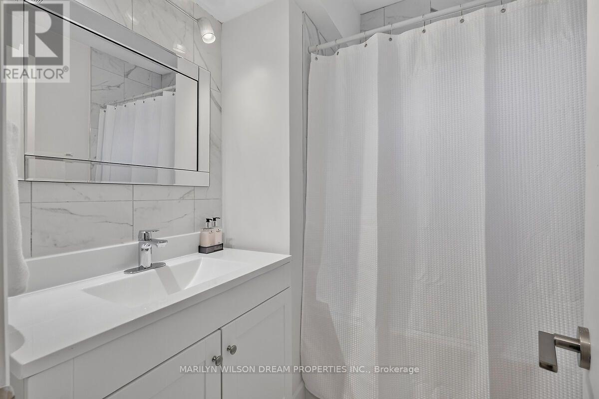 121 St Laurent Boulevard — photo 25