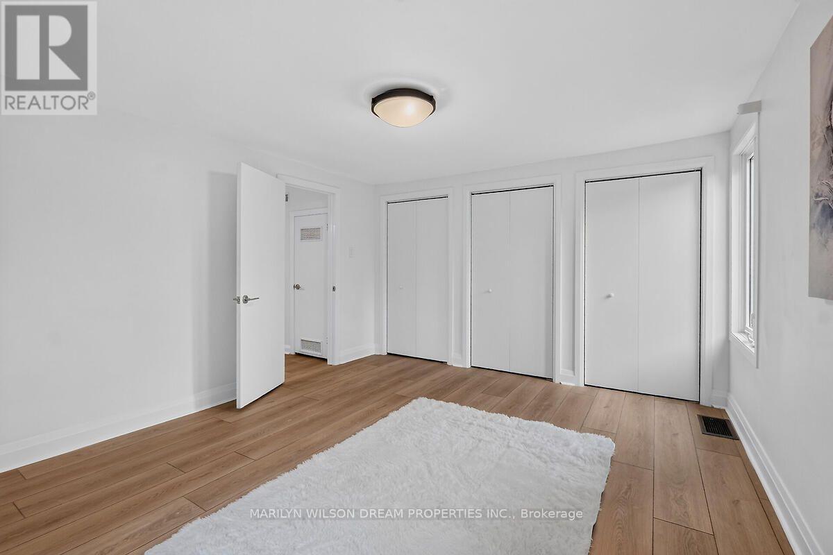 121 St Laurent Boulevard — photo 30