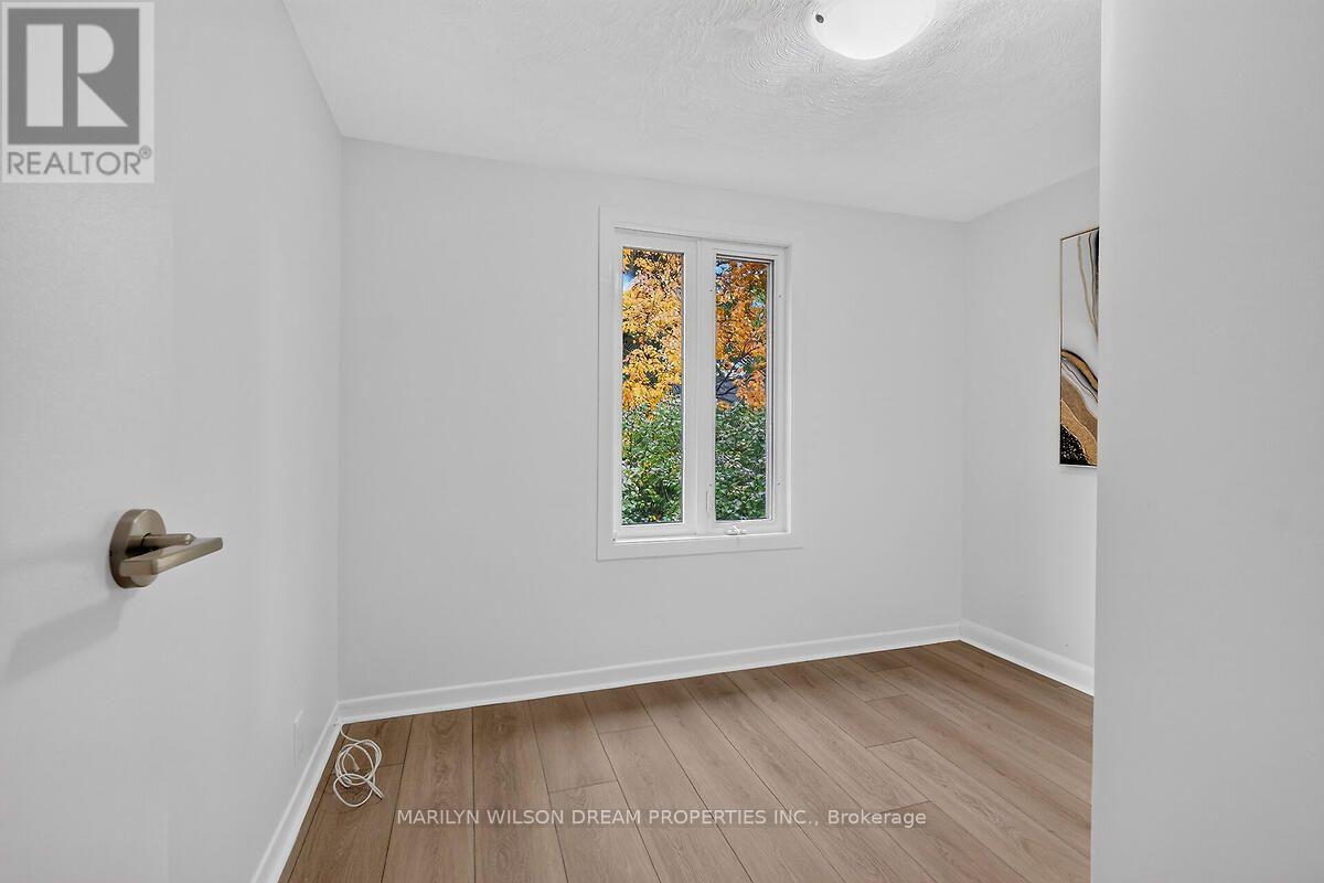 121 St Laurent Boulevard — photo 35